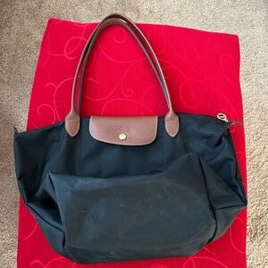 Black longchamp tote